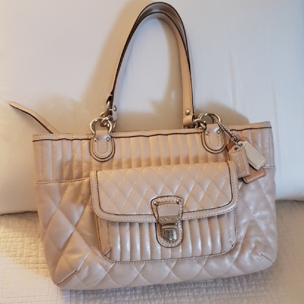 Coacht Beige Quilted Leather  Handbag